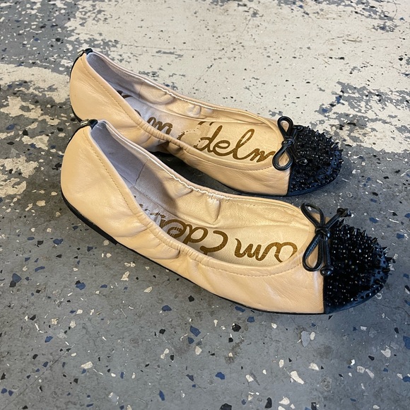 BRAND NEW! Sam Edelman Spiked Flats - Picture 2 of 3